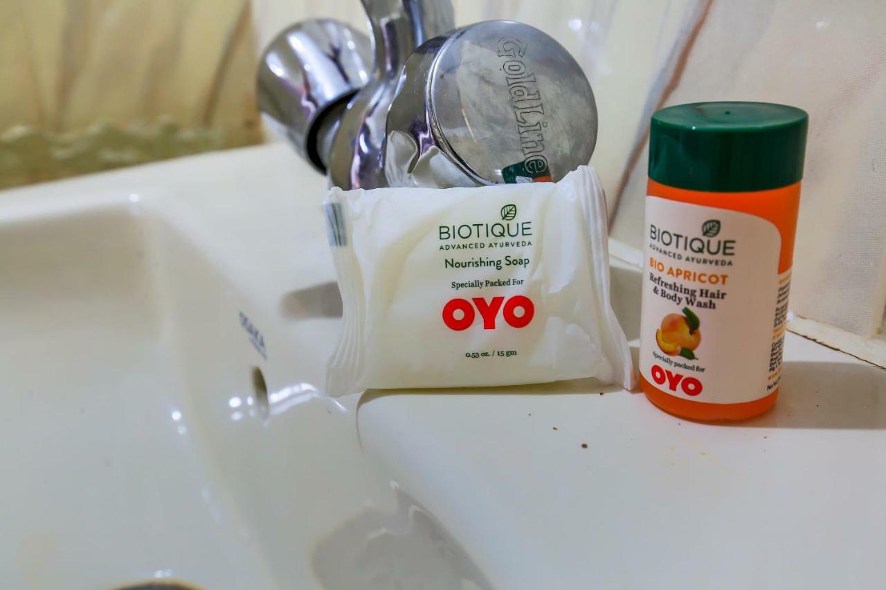 Oyo 13170 Victory Suites Bangalore Bagian luar foto