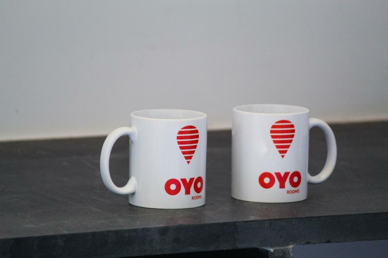 Oyo 13170 Victory Suites Bangalore Bagian luar foto
