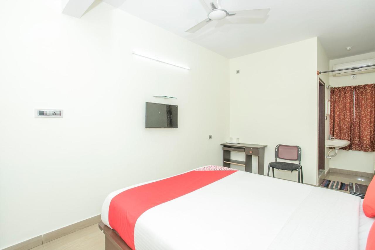 Oyo 13170 Victory Suites Bangalore Bagian luar foto